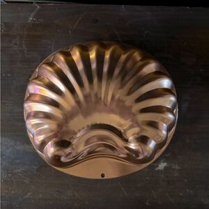 Wear-Ever Vintage Shell Jello Mold